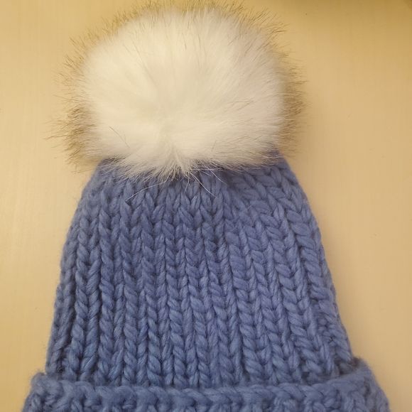Barneys New York women's beanie winter hat - Picture 2 of 4